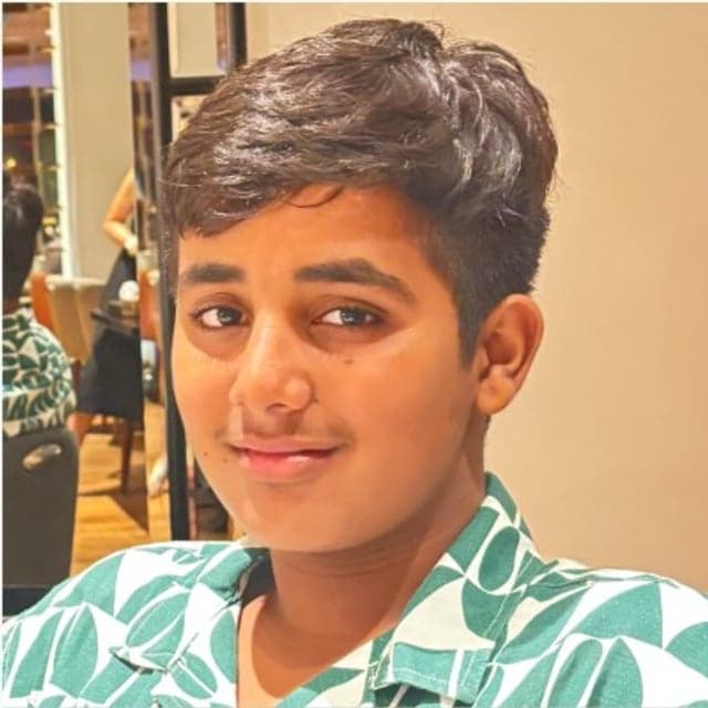 aarav bhaskar, associate at decoded