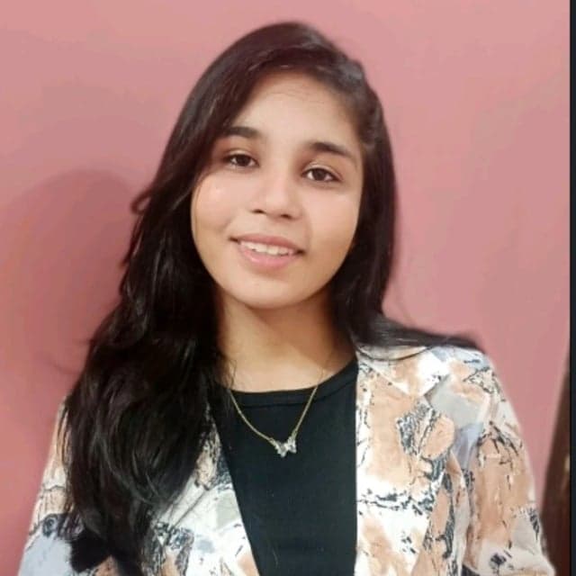 afrin dhalani, associate at decoded