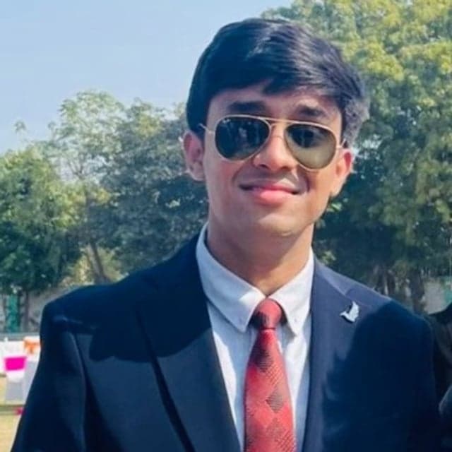 akshat bhaskar, host of decoded